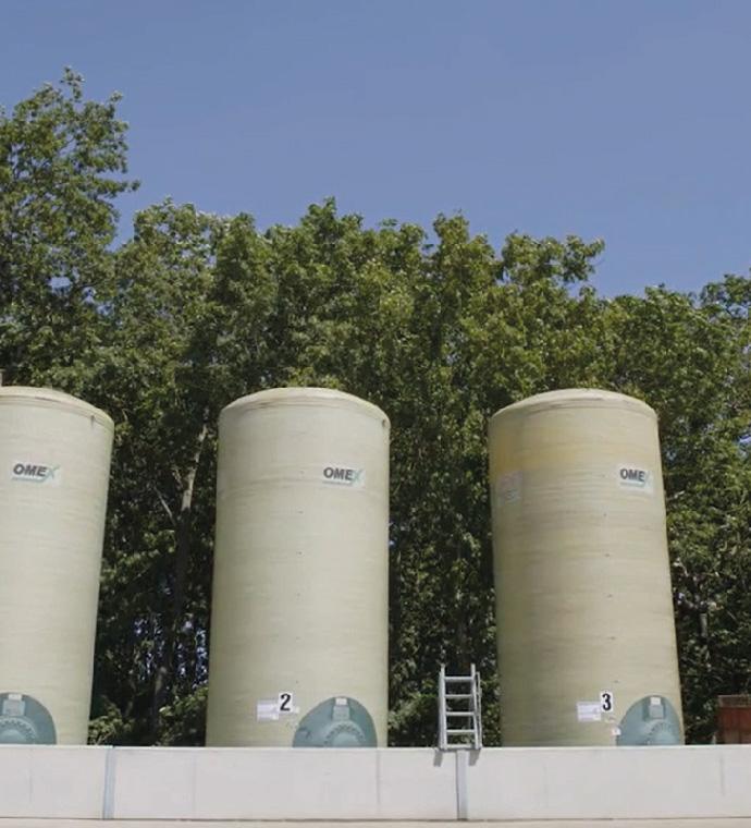 Bunded liquid fertiliser tanks