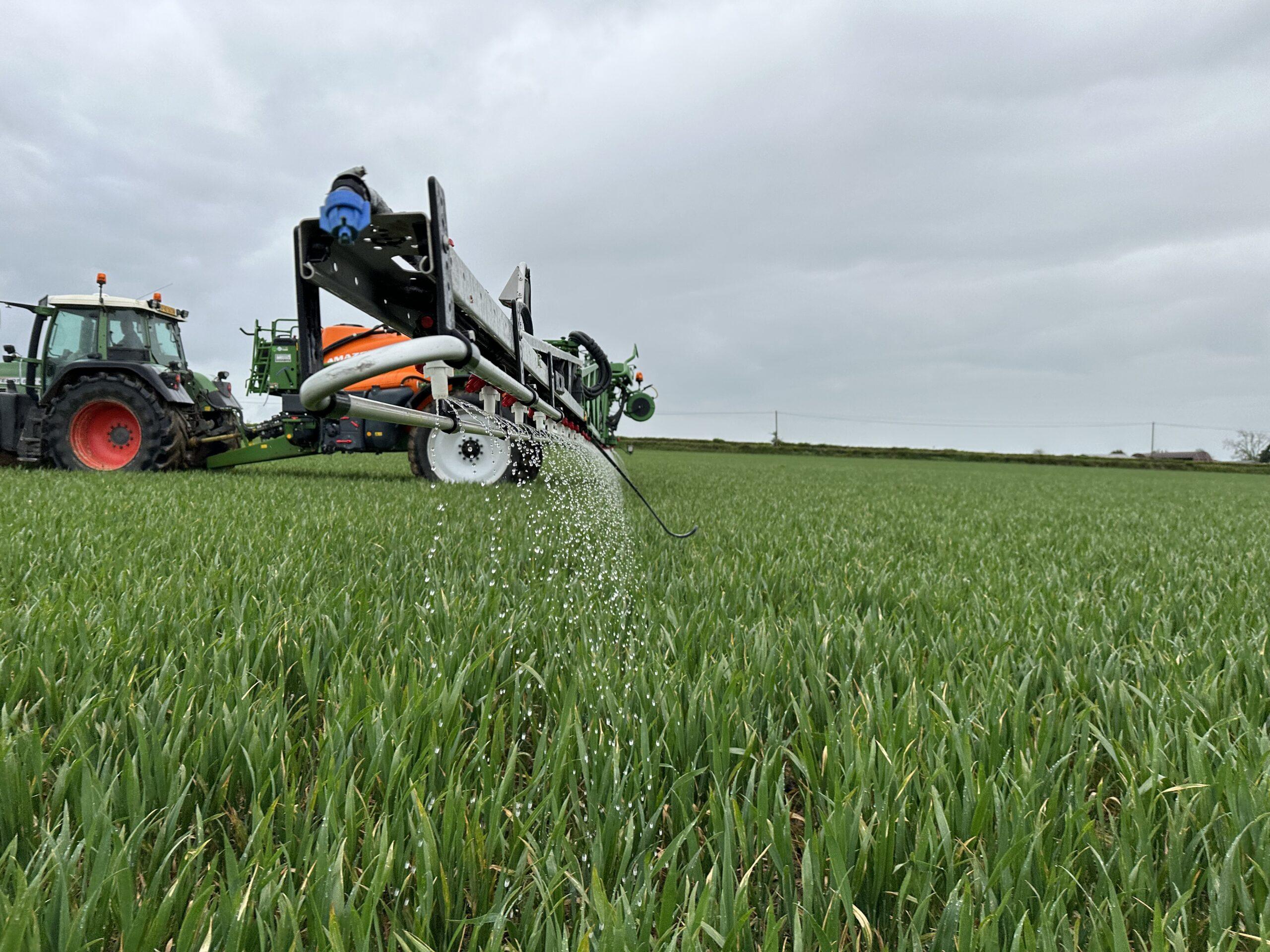 Liquid Fertiliser Application, How To Apply Liquid Fertiliser